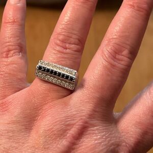 Vintage triple bar ring with white and black stones sz 6